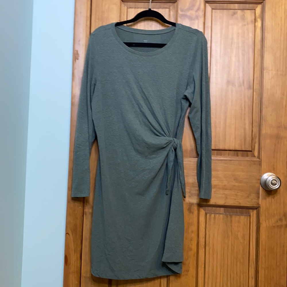Aerie long sleeve dress with tie waist
